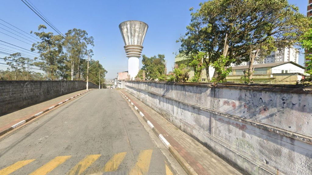 Tragédia em Poá: Motociclista perde a vida em colisão fatal com caminhão