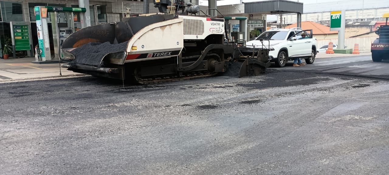 Obras de Recapeamento na Avenida Ferdinando Jungers em Biritiba Mirim. Foto: Dimas Duarte
