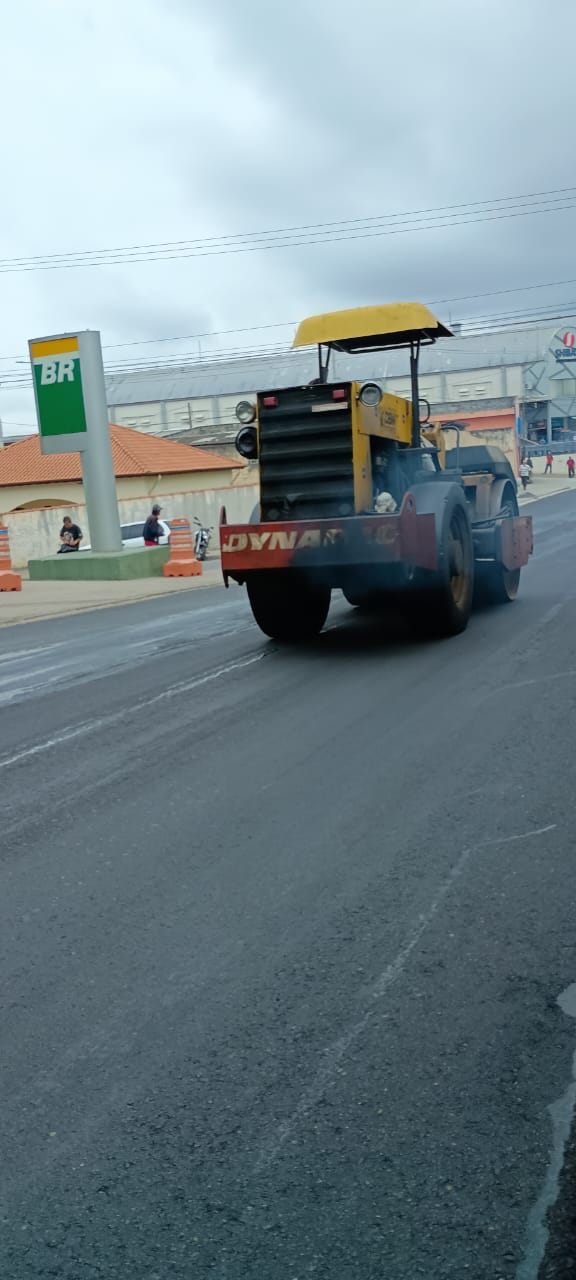 Obras de Recapeamento na Avenida Ferdinando Jungers em Biritiba Mirim. Foto: Dimas Duarte