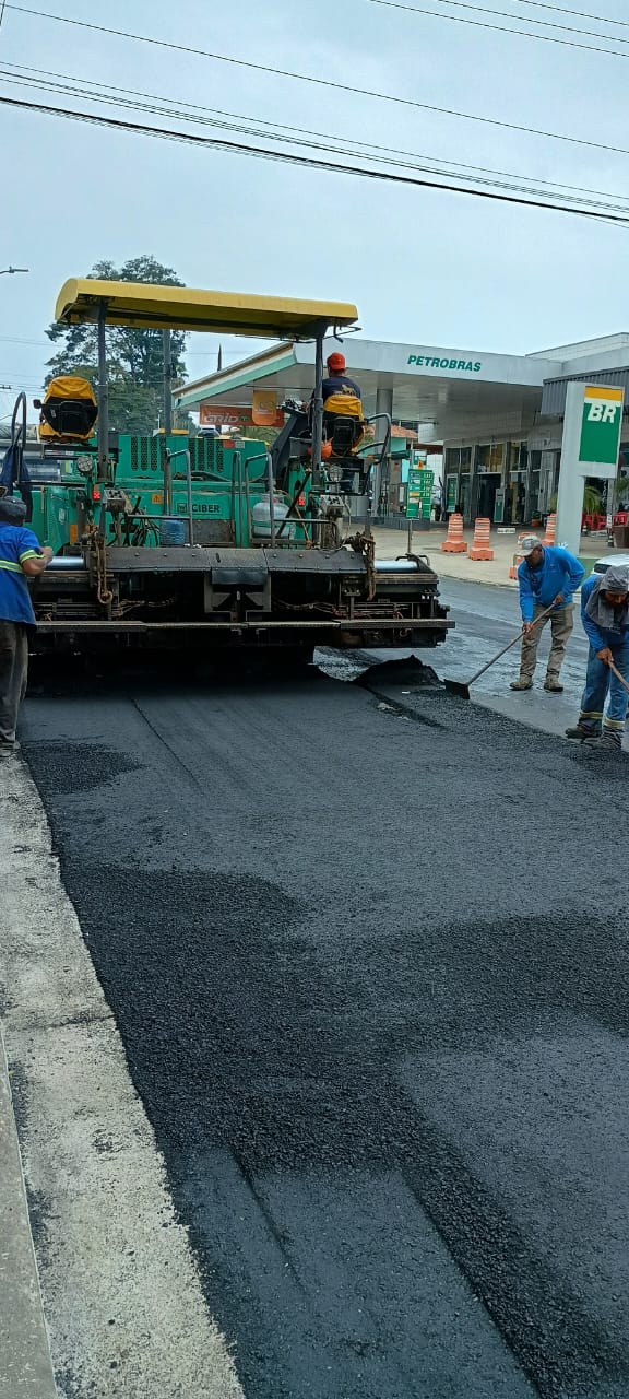 Obras de Recapeamento na Avenida Ferdinando Jungers em Biritiba Mirim. Foto: Dimas Duarte