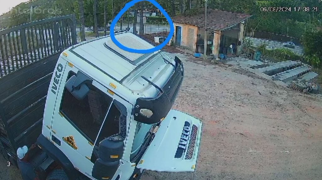 Vídeo Mostra Momento de Colisão Fatal na Mogi-Salesópolis © Redes Sociais