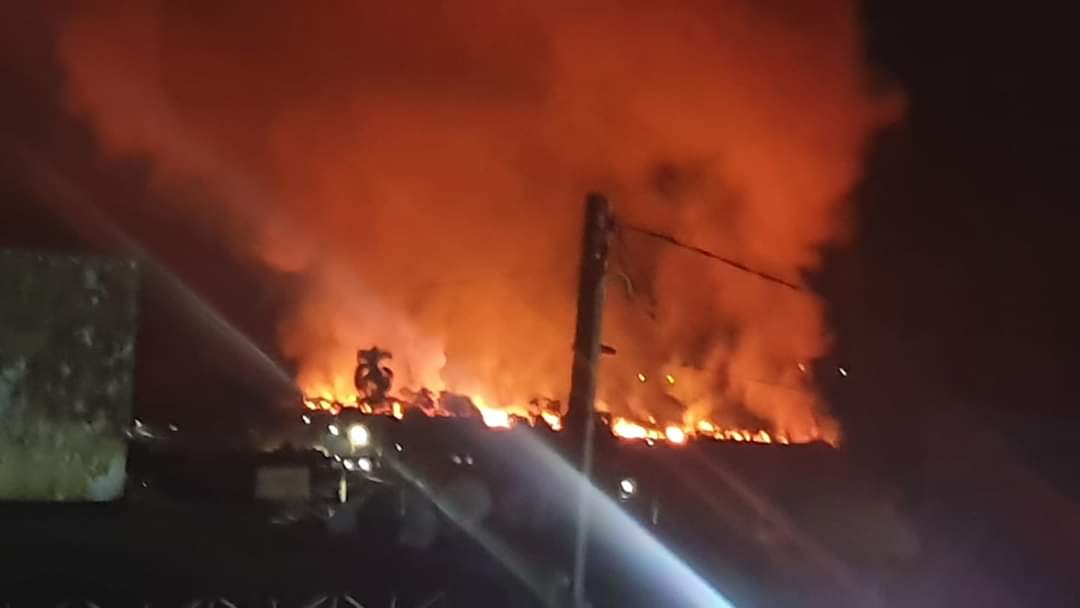 Queimada na Mata Próxima à Vila Santo Antônio Alarma e Preocupa Moradores de Biritiba Mirim