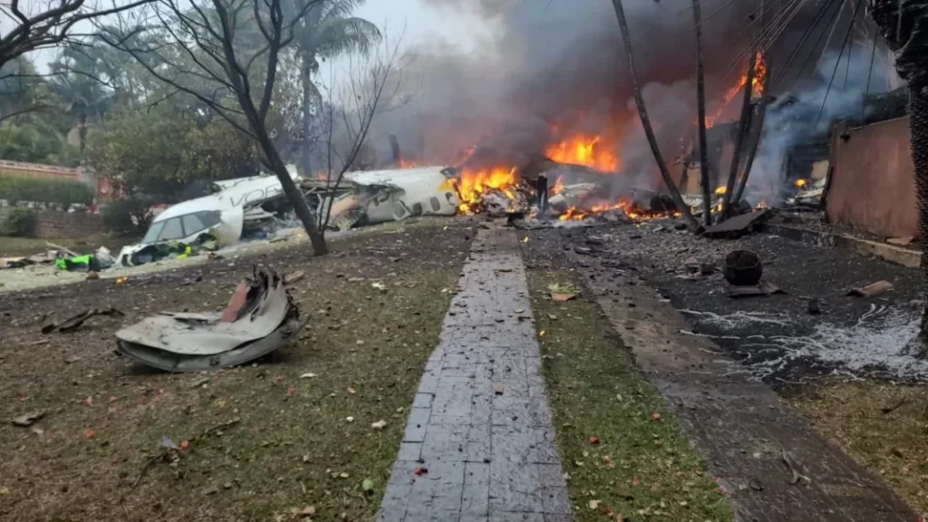 Queda de Avião em Vinhedo com 62 Pessoas a Bordo Mobiliza FAB