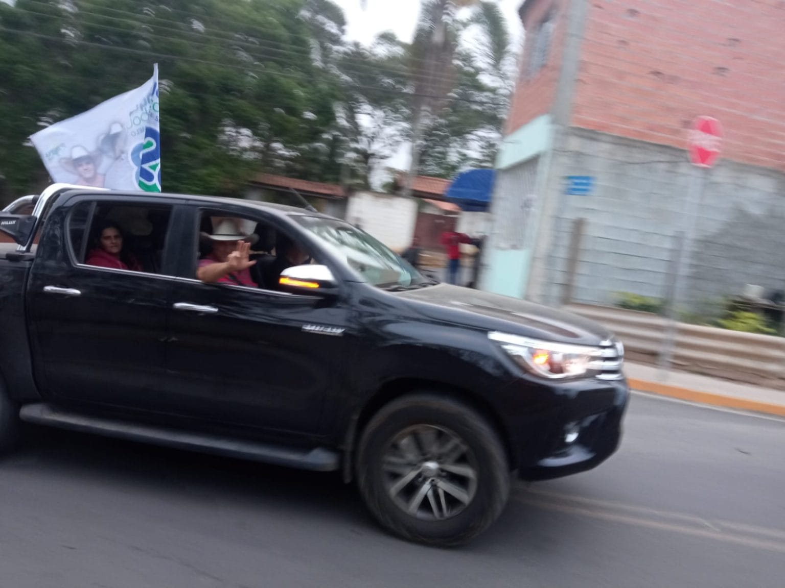 Candidato Joaquim Realiza Carreata e Busca Conquistar Eleitores Indecisos em Biritiba Mirim