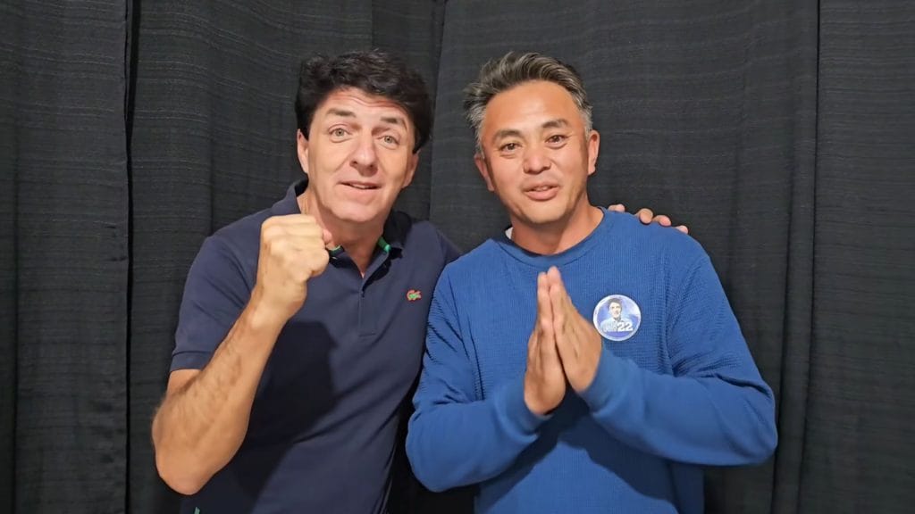 Prefeito Inho Taino e vice Toshi Omura celebram reeleição com promessas de desenvolvimento para Biritiba. Foto: Reprodução