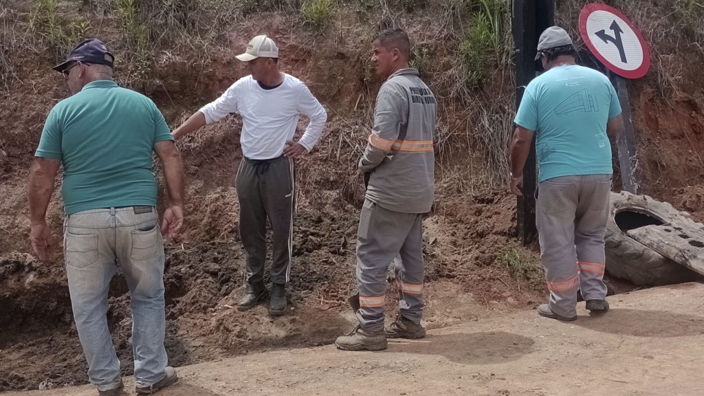 Manutenção na Estrada do Rio Acima Avança com Fiscalizações do Vereador Toshi Omura. Foto: Reprodução