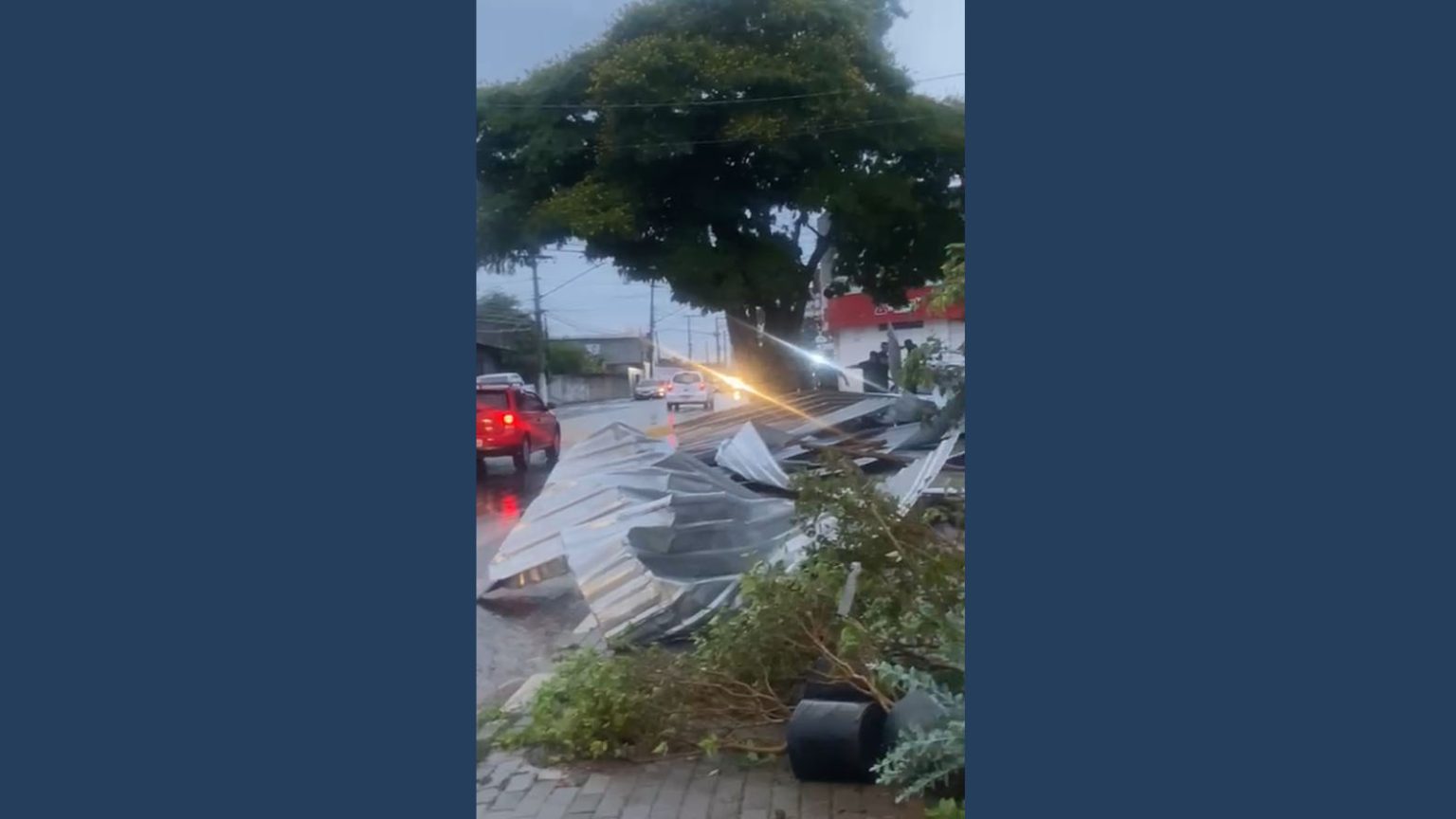 Chuva forte causa estragos na Avenida Ferdinando Jungers em Biritiba Mirim. Foto: Reprodução