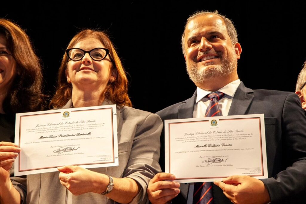 Prefeita eleita Mara Bertaiolli, vice-prefeito Teo Cusatis e vereadores são diplomados em Mogi das Cruzes. Foto: Redes Sociais