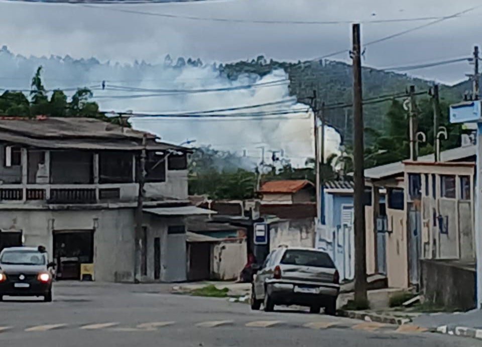 Moradores do Vista Alegre Alertam para Fumaça Tóxica e Exigem Ação das Autoridades. Foto: Michelle Santana