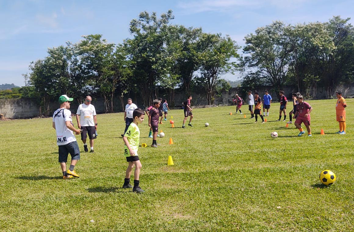 Treinamento no Campo Santo Antônio Forma Jovens Atletas no Bairro. Foto: Moacir Boy