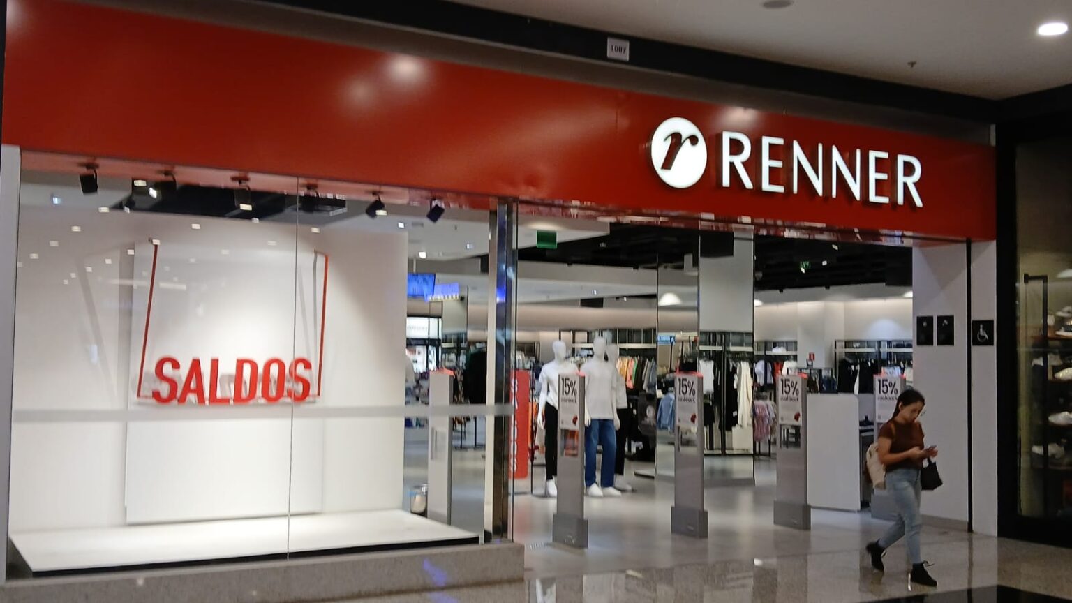 Liquidações Imperdíveis: Itaquá Park Shopping Oferece Descontos de Até 70%. Foto: Diarioesp.com.br