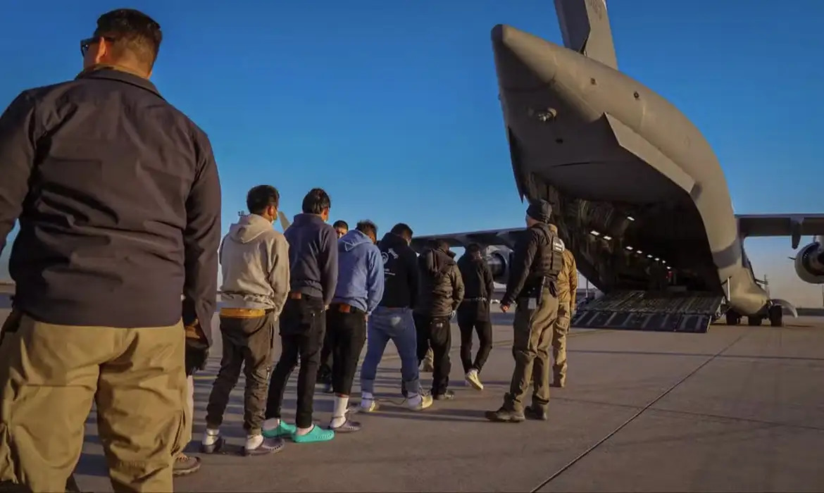 Itamaraty exige explicações dos EUA sobre tratamento degradante a brasileiros deportados. Foto: Casa Branca/Divulgação