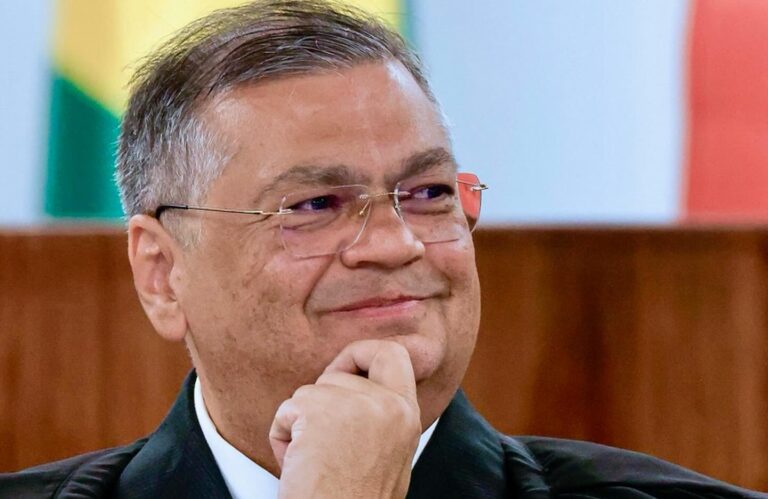 Flávio Dino ganha força na esquerda e pode disputar a Presidência em 2026. Foto: Redes Sociais