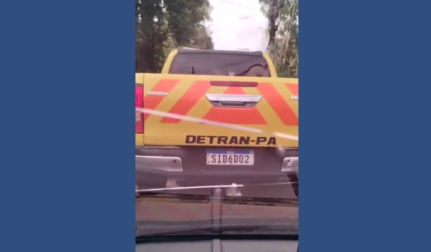 Agente do Detran é afastado após colidir viatura intencionalmente contra carro no Pará. Foto: Reprodução Redes Sociais