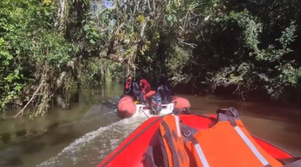 Menina desaparecida no Rio Tietê é encontrada após dois dias de buscas. Fotos: Corpo de Bombeiros